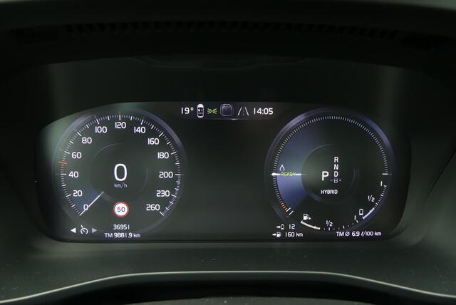 Volvo XC40 1.5 T4 Plug-in hybrid Essential Bright FACELIFT!, WINTER PACK, CRUISE, CLIMA, NAVI, CAMERA, PDC V&A, APPLE CARPLAY/ANDROID AUTO, 36.951KM