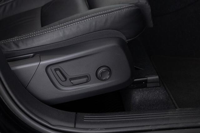 Volvo XC40 1.5 T4 Plug-in hybrid Ultimate Bright | PANORAMADAK | LEDER | harman/kardon ? 1e Eigenaar .