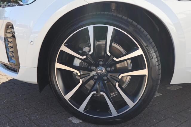 Volvo XC60 Recharge T6 AWD Ultimate Dark | Longe Range | 22'' LM velgen |