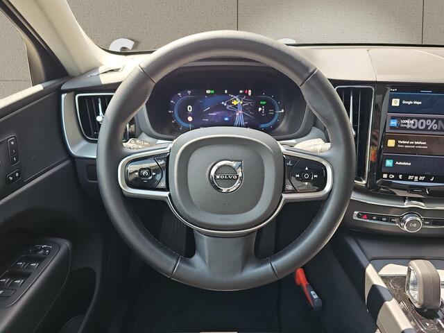 Volvo XC60 2.0 T6 Plug-in hybrid AWD Plus Dark | Trekhaak | 360 graden camera | Panoramadak | Lederen bekleding |