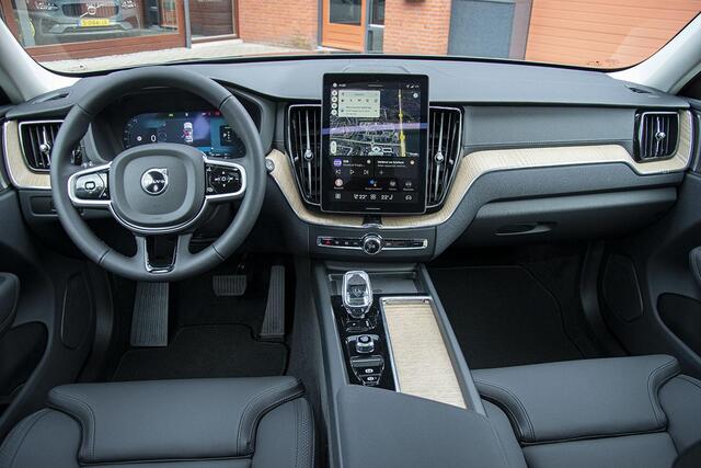 Volvo XC60 2.0 T6 PLUG-IN HYBRID AWD ULTRA DARK FACE-LIFT