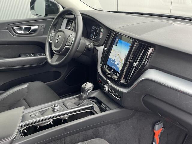 Volvo XC60 2.0 T5 Momentum 251 Pk Automaat Navigatie, Climate Control, Cruise Control, 18"Lm, Parkeersensoren, LED Koplampen