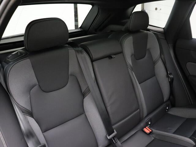 Volvo XC60 T8 455pk AWD Ultra Black Edition Luchtvering / Bowers en Wilkins audio / 22'' velgen / Gelaagd glas / Alarm klasse 3 /