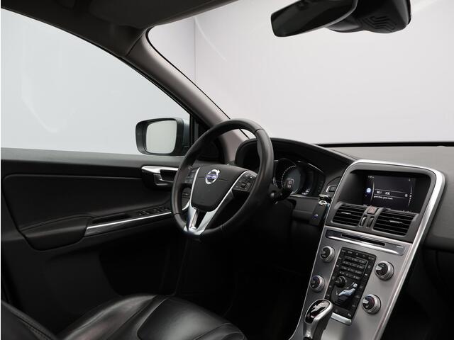Volvo XC60 T5 FWD Polar+ / Trekhaak / Panoramadak / Elek. verstelbare stoelen / Stoel+ voorruitverwarming / Cruise Control / Zwart Leder / Achteruitrijcamera
