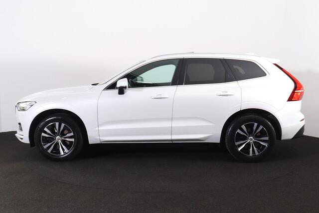 Volvo XC60 T4 Inscription - Panorama/schuifdak - IntelliSafe Assist - Verwarmde voorstoelen, stuur & achterbank - Parkeersensoren voor & achter - Extra getint glas - Elektr. inklapbare trekhaak - 18' LMV