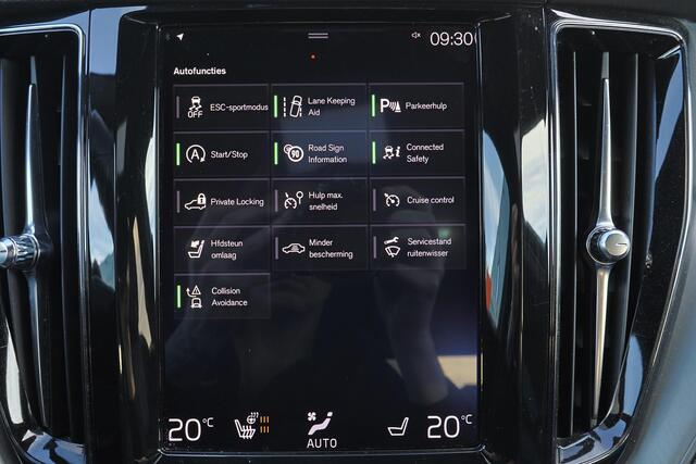 Volvo XC60 T4 Inscription - Panorama/schuifdak - IntelliSafe Assist - Verwarmde voorstoelen, stuur & achterbank - Parkeersensoren voor & achter - Extra getint glas - Elektr. inklapbare trekhaak - 18' LMV
