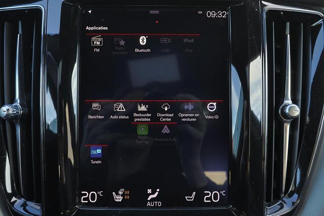 Volvo XC60 T4 Inscription - Panorama/schuifdak - IntelliSafe Assist - Verwarmde voorstoelen, stuur & achterbank - Parkeersensoren voor & achter - Extra getint glas - Elektr. inklapbare trekhaak - 18' LMV
