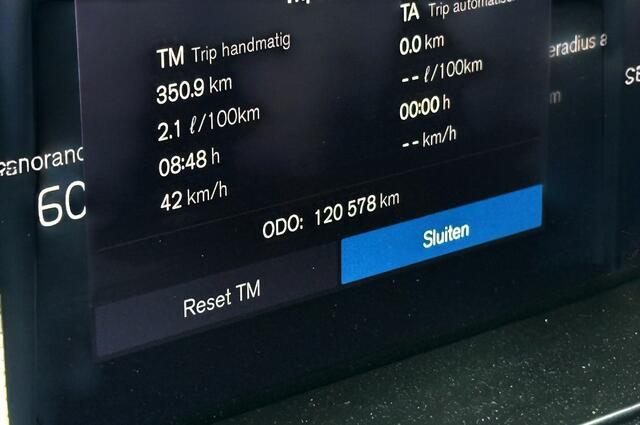 Volvo XC60 2.0 T8 Recharge AWD 335kW/455pk Aut8 Long Range Ultimate Dark LUCHTVERING + BOWERS&WILKINS + PANORAMADAK + EL.TREKHAAK + PILOT ASSIST + ADAPT.CRUISE + STOELVERWARMING&-VENTILATIE + 360 CAMERA + KEYLESS + PARKSENSOREN + 21" LM-VELGEN!!