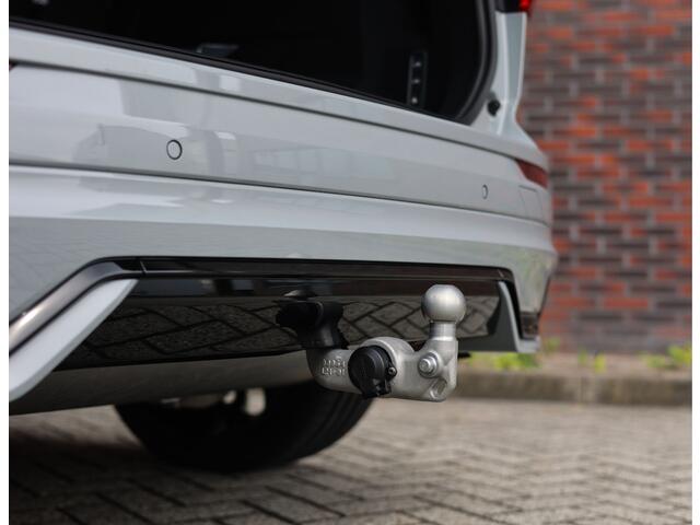 Volvo XC60 2.0 T8 Ultra Black Edition | Massage - luchtvering - Bow&Wil - Trekhaak