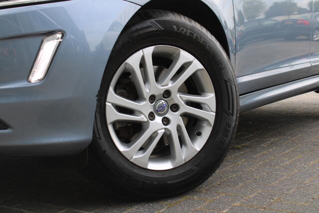 Volvo XC60 T5 Automaat FWD Nordic+ | Verw. Voorstoelen | El. Achterklep | Standkachel |Climate control