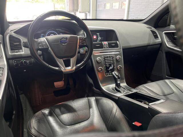 Volvo XC60 2.4 D5 AWD Summum | ACC | Panoramadak | Trekhaak | Leder | Camera