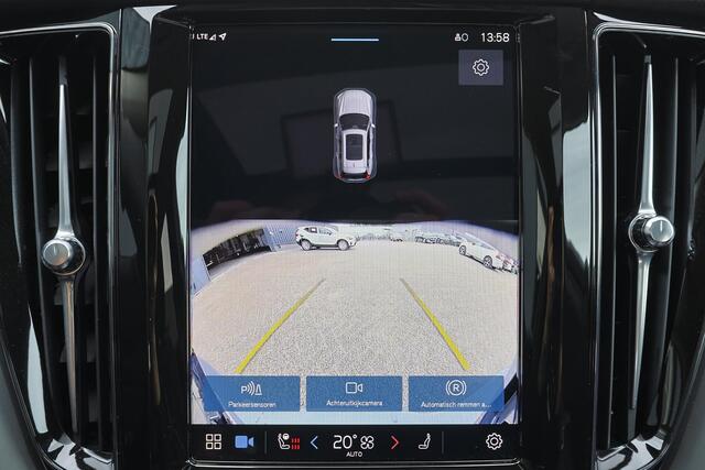 Volvo XC60 T6 Recharge AWD Core Bright - LONG RANGE - Panorama/schuifdak - IntelliSafe Assist & Surround - Adaptieve LED koplampen - Parkeercamera achter - Verwarmde voorstoelen, stuur & achterbank - Parkeersensoren voor & achter - Draadloze tel. lader - Extra getin