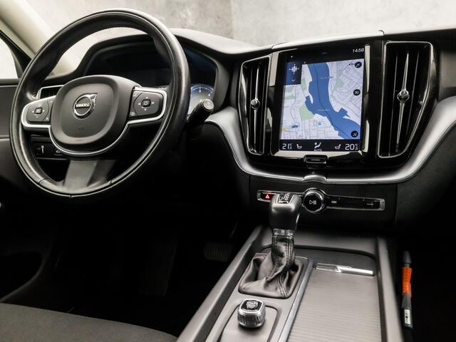 Volvo XC60 2.0 D4 Momentum Sport 191Pk Automaat (APPLE CARPLAY, GROOT NAVI, CAMERA, STUUR/STOELVERWARMING, KEYLESS, SPORTSTOELEN, ADAPTIVE CRUISE, LED KOPLAMPEN, NIEUWE APK, NIEUWSTAAT)