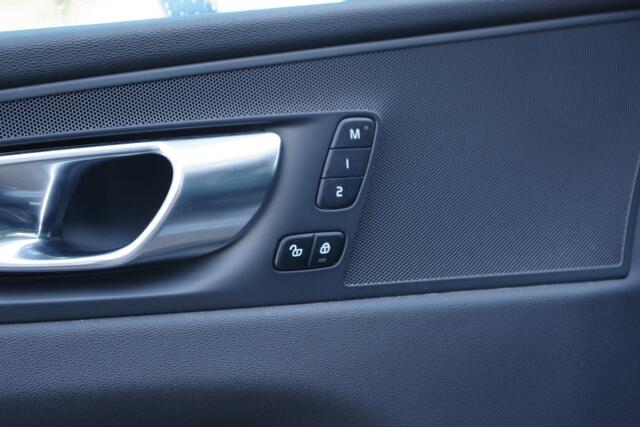Volvo XC60 2.0 T8 Plug-in Hybrid AWD Inscription 390 PK, Panoramadak, 360 Camera, Leder