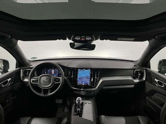 Volvo XC60 2.0 T6 Plug-in hybrid Black Edition | Open dak | Long Range | Trekhaak | Adapt. cruise control | Carplay |