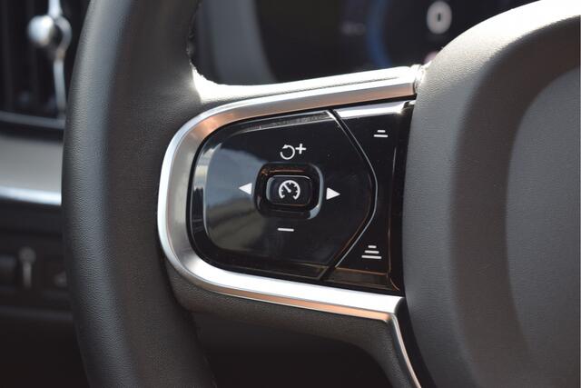Volvo XC60 2.0 T6 Plug-in hybrid AWD R-Design Panorama, Elek. trekhaak, Head up, Harman/Kardon, Pilot assist, 360"