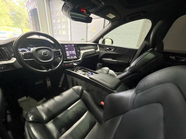 Volvo XC60 T4 R-Design | Panoramadak | ACC | Trekhaak | BLIS | Camera | Vol-Leder