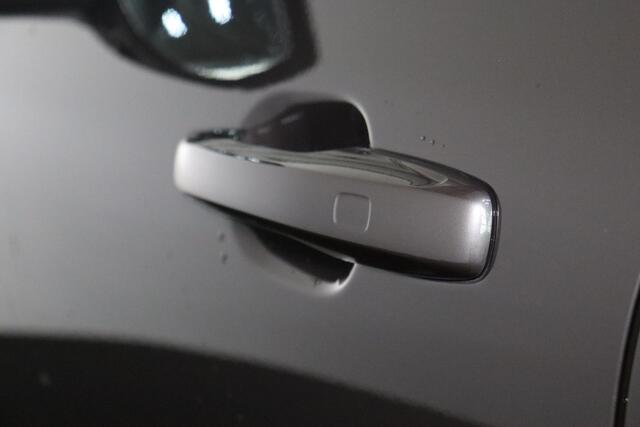 Volvo XC60 T8 Recharge AWD Plus Dark Volvo XC60 T8 Plug-in hybrid AWD Plus Dark - LONG RANGE - Panorama/schuifdak - IntelliSafe Assist & Surround - 360º Camera - Harman/Kardon audio - Adaptieve LED koplampen - Verwarmde voorstoelen, stuur & achterbank - Parkeersenso
