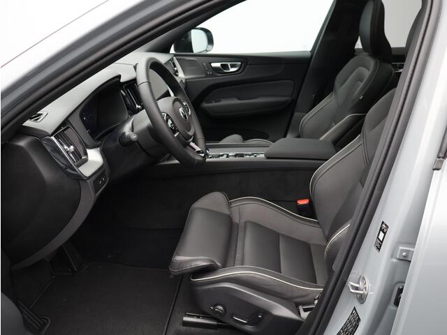 Volvo XC60 2.0 T6 Plug-in hybrid AWD Plus Black Edition / Panoramadak / Harman kardon / Elektrische Stoelen / Stoel+Stuurverwarming / Adaptive Cruise / BLIS / Getint Glas /