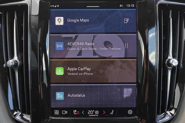 Volvo XC60 T6 Recharge AWD Ultra Dark - Panorama/schuifdak - IntelliSafe Assist & Surround - 360º Camera - Harman/Kardon audio - Verwarmde voorstoelen & stuur - Parkeersensoren voor & achter - Elektr. bedienb. voorstoelen met geheugen - Head up display - Draadloze t