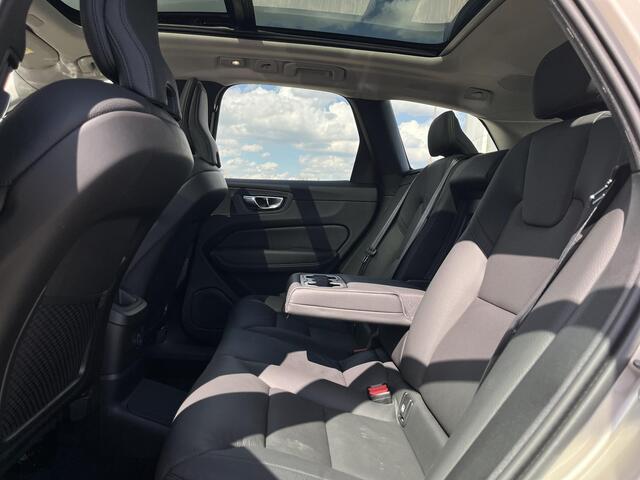 Volvo XC60 T6 Plug-in hybrid AWD Ultra Dark | Harman/Kardon | Trekhaak | 360 Camera | Memoryseats |