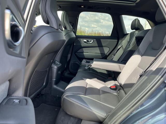 Volvo XC60 T6 Plug-in hybrid AWD Plus Dark Trekhaak | Panoramadak | Memorystoelen