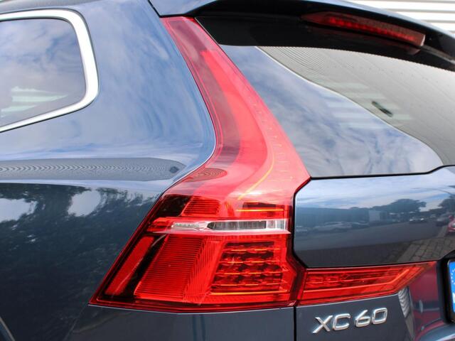 Volvo XC60 2.0 T8 Twin Engine AWD Inscription Automaat / Panoramadak / Luchtvering / Bowers & Wilkens / Head-up display / Privacy Glass