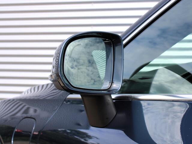 Volvo XC60 2.0 T8 Twin Engine AWD Inscription Automaat / Panoramadak / Luchtvering / Bowers & Wilkens / Head-up display / Privacy Glass
