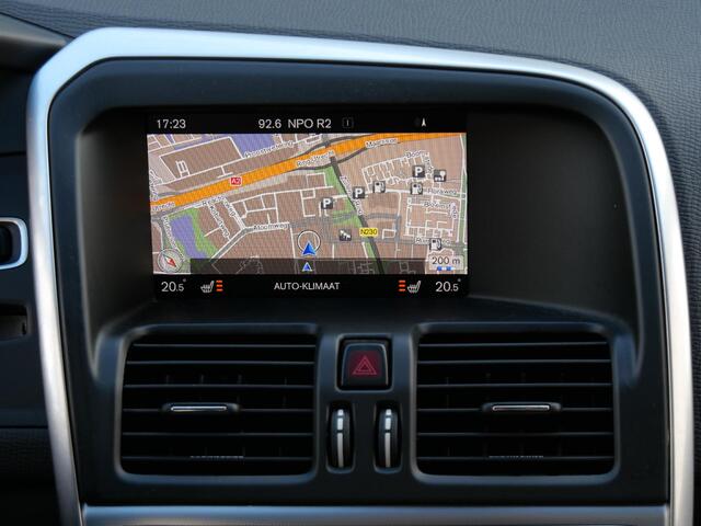 Volvo XC60 2.0 T5 POLAR+/ PANORAMADAK/ LEER/ TREKHAAK/ ELEKT. KLEP/ STANDKACHEL