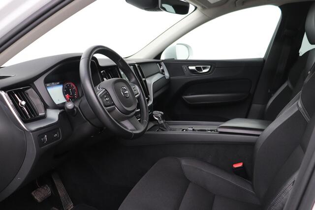 Volvo XC60 T5 AWD Momentum | BLIS | Stoelverwarming | Apple Carplay | 20 Inch | Getint Glas