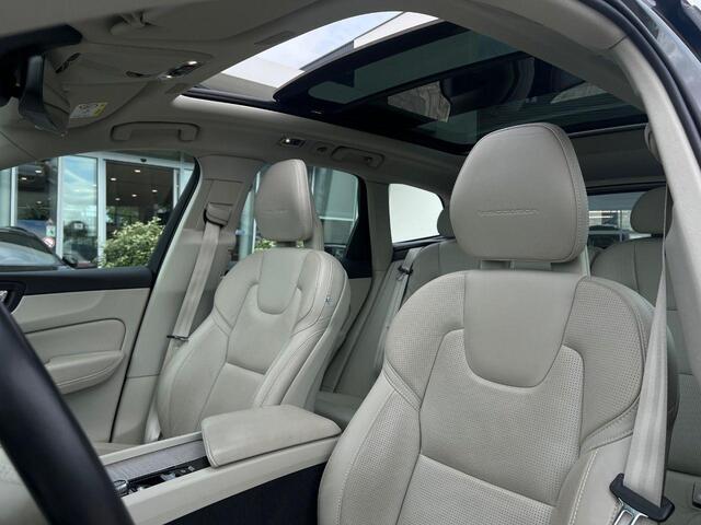 Volvo XC60 2.0 T5 AWD Inscription | Trekhaak | Stoel koeling + verwarming | Adaptieve cruise controle | Blis | Panorama schuifdak | Camera | Keyless entry | Memory |