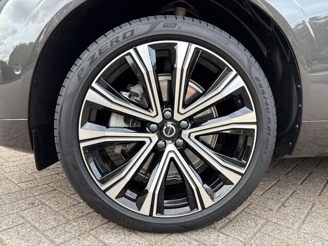 Volvo XC60 2.0 T6 Plug-in hybrid AWD Plus Dark / 360° Camera / Sport stoelen / 21" Velgen /