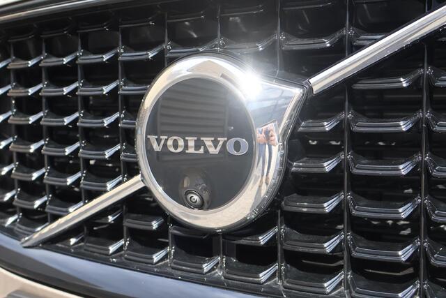 Volvo XC60 T6 Plug-in hybrid AWD Ultra Dark | Luchtvering | Trekhaak