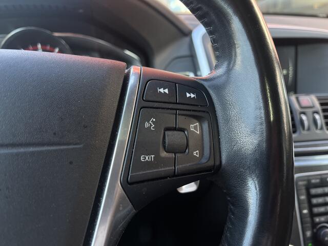 Volvo XC60 2.0 T5 FWD Momentum | Stoel/stuurverw. | Keyless | Memory | Camera | Navi | Pano | Trekhaak