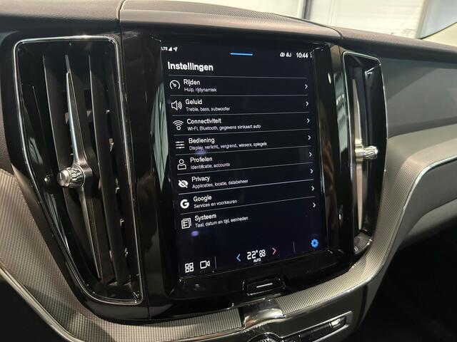 Volvo XC60 T6 Aut. Long Range Plus Dark Trekhaak Leder Parkeercamera 350pk