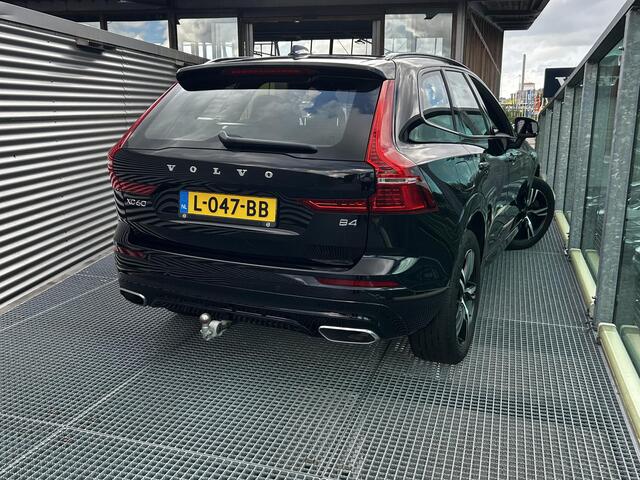 Volvo XC60 2.0 B4 R-Design Automaat, Nappa lederen bekleding met Massage & Ventilatie, 360gr. Parkeer Camera, Stoel verwarming V+A, Trekhaak semi Elektrisch, Keyless Entry. 1e eigenaar.