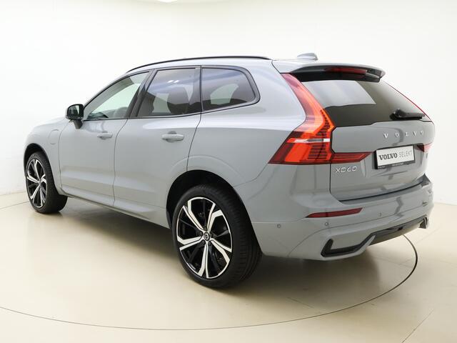 Volvo XC60 T6 350pk AWD Plus Dark / Luchtvering / Harman en Kardon audio / 21 inch velgen / Camera rondom / Panorama dak / Trekhaak /