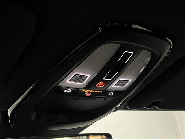 Volvo XC60 2.0 T6 Plug-in hybrid Black Edition | Open dak | Trekhaak | Long range | Adapt. Cruise control | Harman/Kardon |