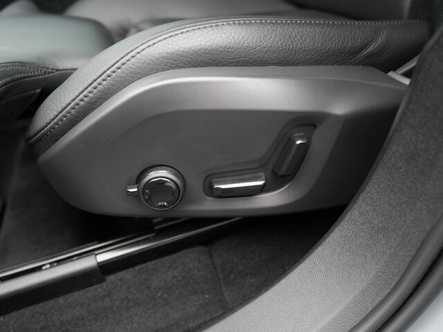 Volvo XC60 2.0 T8 Plug-in hybrid AWD Plus Dark