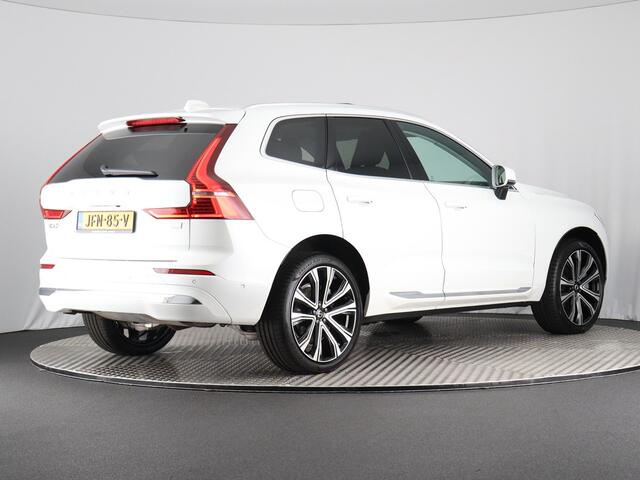 Volvo XC60 2.0 T8 Plug-in hybrid AWD Ultra Black Edition (Luchtvering / Pano / Stoelkoeling-verw. / H&K / 21'')