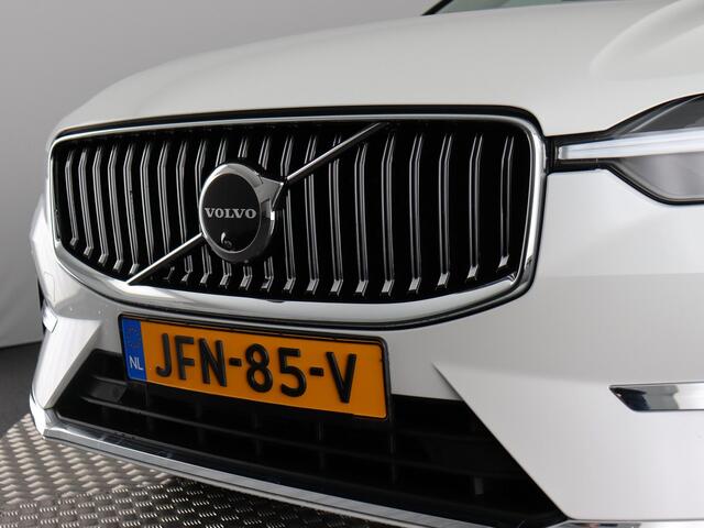 Volvo XC60 2.0 T8 Plug-in hybrid AWD Ultra Black Edition (Luchtvering / Pano / Stoelkoeling-verw. / H&K / 21'')
