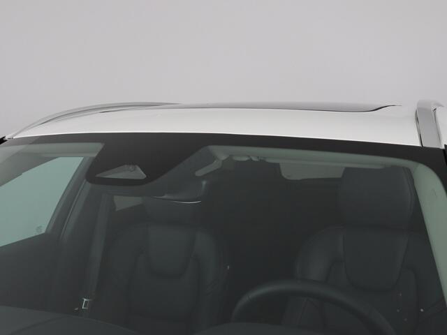 Volvo XC60 2.0 T8 Plug-in hybrid AWD Ultra Black Edition (Luchtvering / Pano / Stoelkoeling-verw. / H&K / 21'')