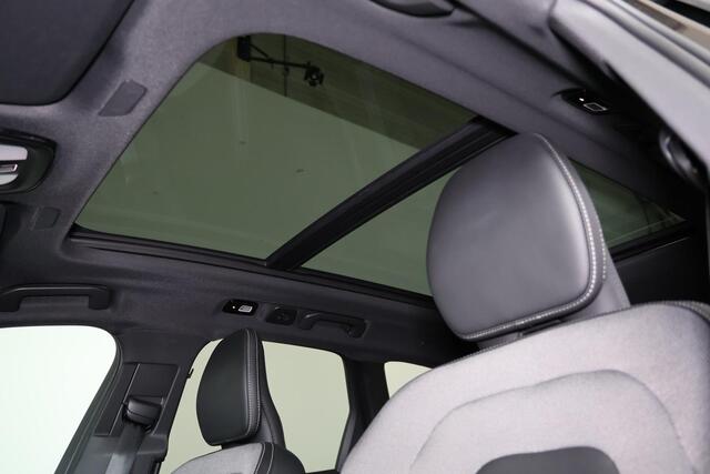 Volvo XC60 T6 Recharge AWD Ultra Black Edition - LONG RANGE - Luchtvering - Panorama/schuifdak - IntelliSafe Assist & Surround - 360º Camera - Adaptieve LED koplampen - Verwarmde voorstoelen, stuur & achterbank - Parkeersensoren voor & achter - Elektr. bedienb. voor