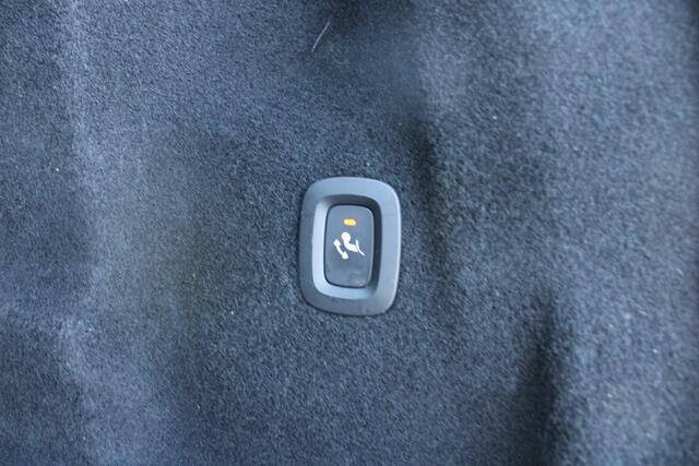 Volvo XC60 T8 Automaat Twin Engine AWD Inscription | Schuif/kanteldak | Trekhaak | DAB | Verw. Voorstoelen | Verw. Achterbank