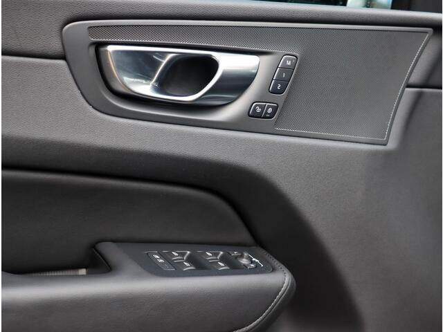 Volvo XC60 T8 Plug-in hybrid AWD Plus Dark 455PK | 360 Cam | 20'' | Winterpakket