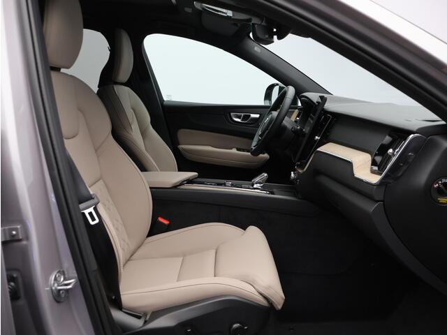 Volvo XC60 2.0 T6 Plug-in hybrid AWD Plus Dark / Panoramadak / Head-up Display / 360 Camera / Harman kardon / Elektrische Stoelen / Getint Glas / Stoel+Stuurverwarming /