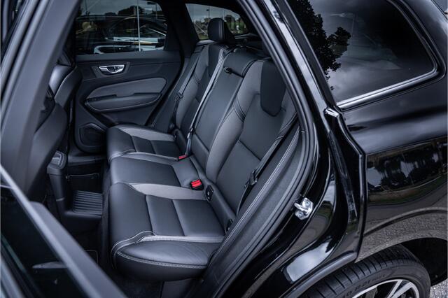 Volvo XC60 T6 Recharge AWD Plus Black Edition ** Panodak ** Trekhaak ** H&K