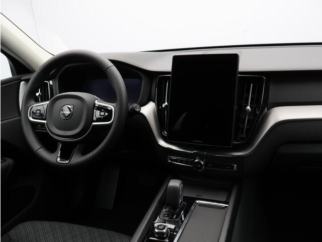 Volvo XC60 2.0 T6 Plug-in hybrid AWD Essential / Adaptive Cruise / Stoel+Stuurverwarming / 19" Wielen / All-Seasonbanden / BLIS / Pilot Assist / Parkeersensoren Voor+Achter /