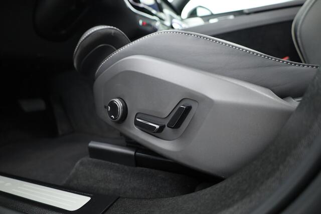 Volvo XC60 2.0 T8 Plug-in hybrid AWD Ultra Black Edition | Luchtvering | 360cam | Elek. Trekhaak | HUD | Bowers & Wilkins | Memory