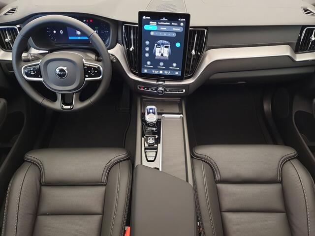 Volvo XC60 2.0 T6 Plug-in hybrid AWD Ultra Black Edition ¤79.192,- nieuw, Wegklapbare trekhaak, Panoramadak, Harman/Kardon